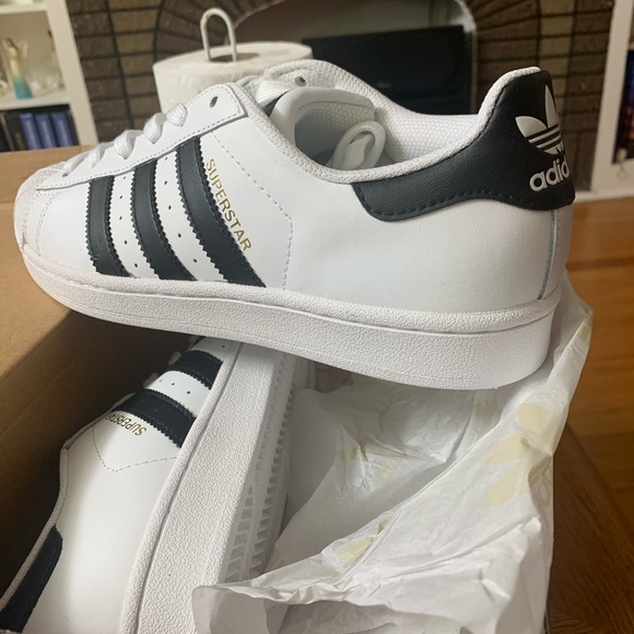 Shoes - Picture 3 of 8